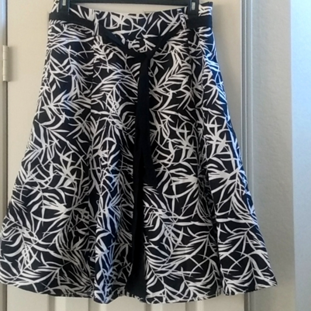 Beautiful Print Flare Skater style skirt.